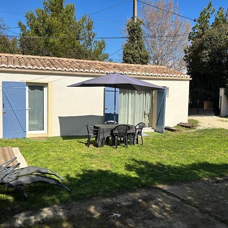 Maison De Vacances En Campagne Cavaillon Exteriör bild