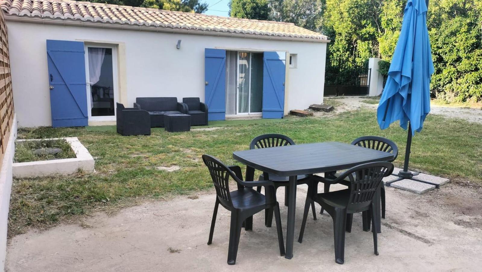 Maison De Vacances En Campagne Cavaillon Exteriör bild