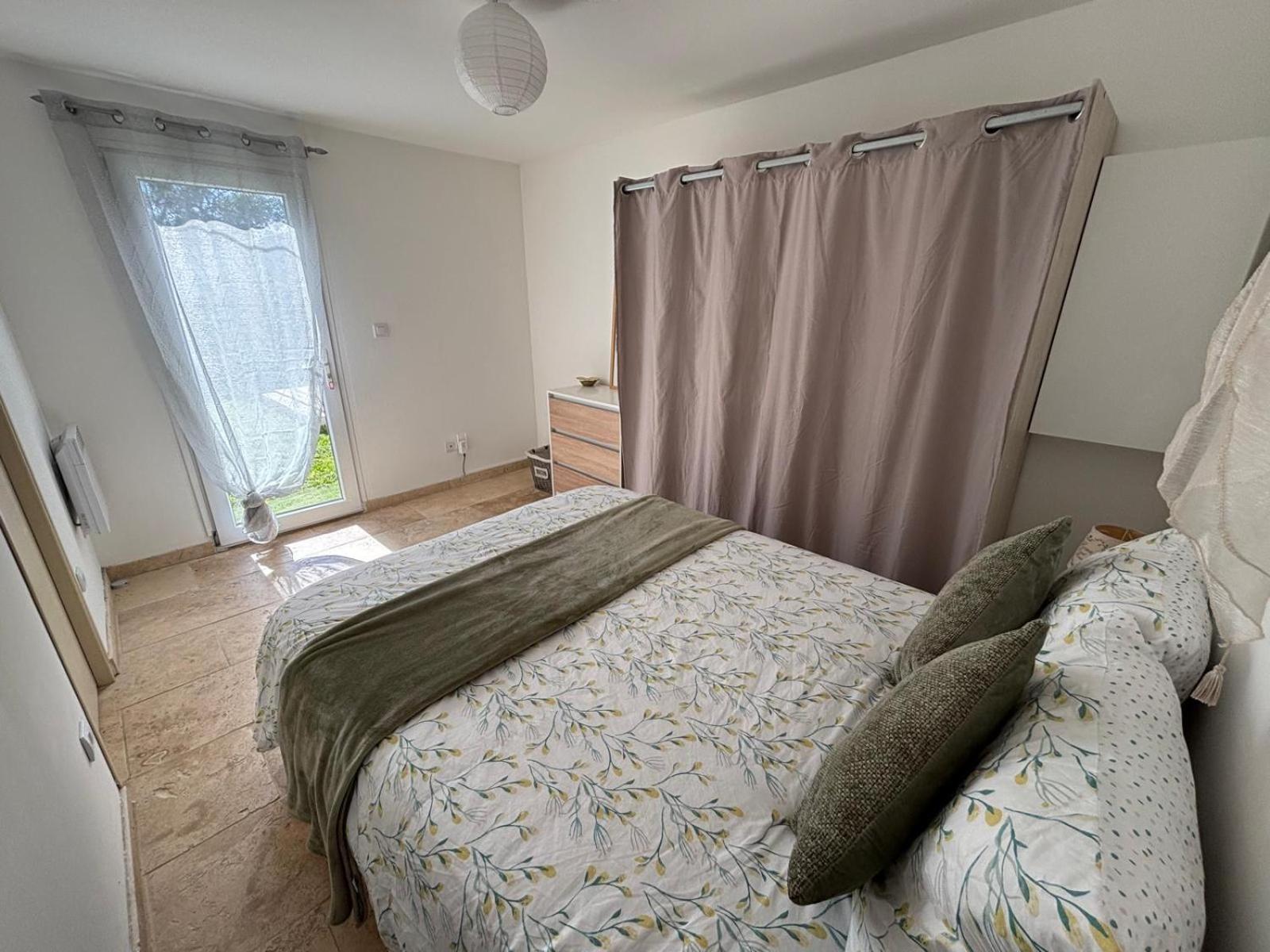 Maison De Vacances En Campagne Cavaillon Exteriör bild